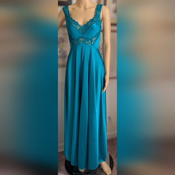 Teal Lace-Trimmed Night Gown - Picture 2 of 8